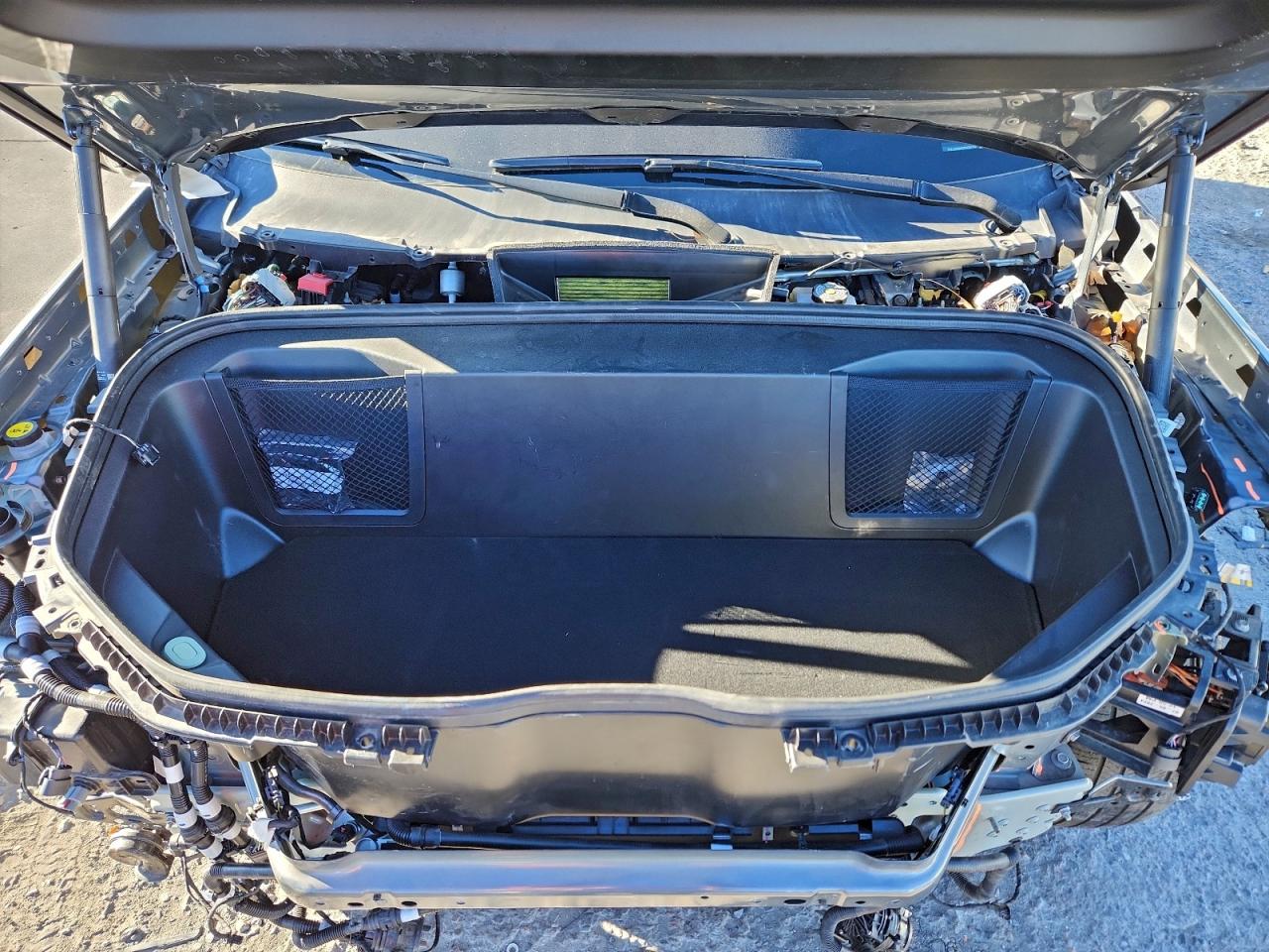 RIVIAN R1S ADVENTURE