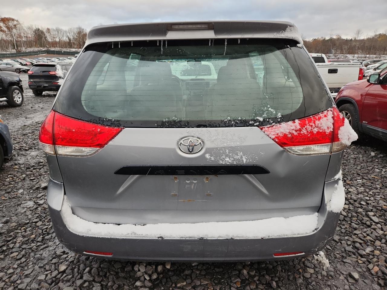 TOYOTA SIENNA