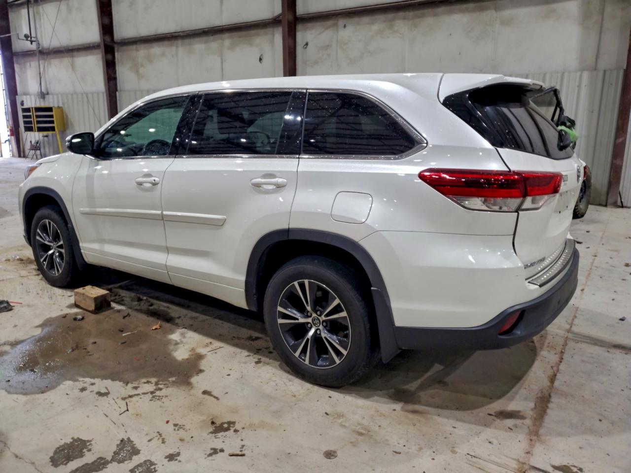 TOYOTA HIGHLANDER LE