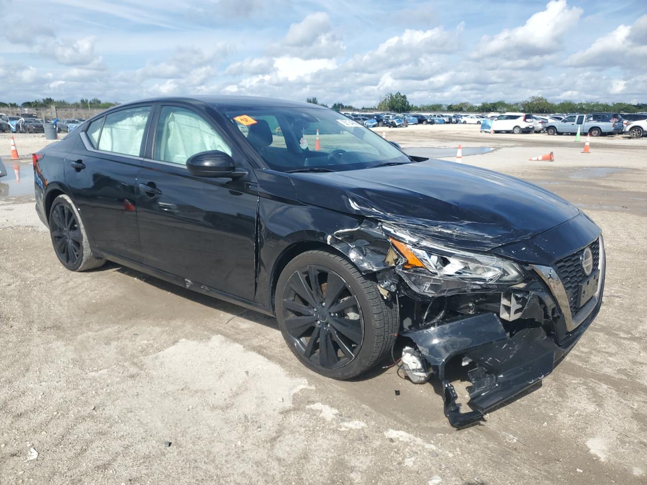 Lot #3302728119 2021 NISSAN ALTIMA SR