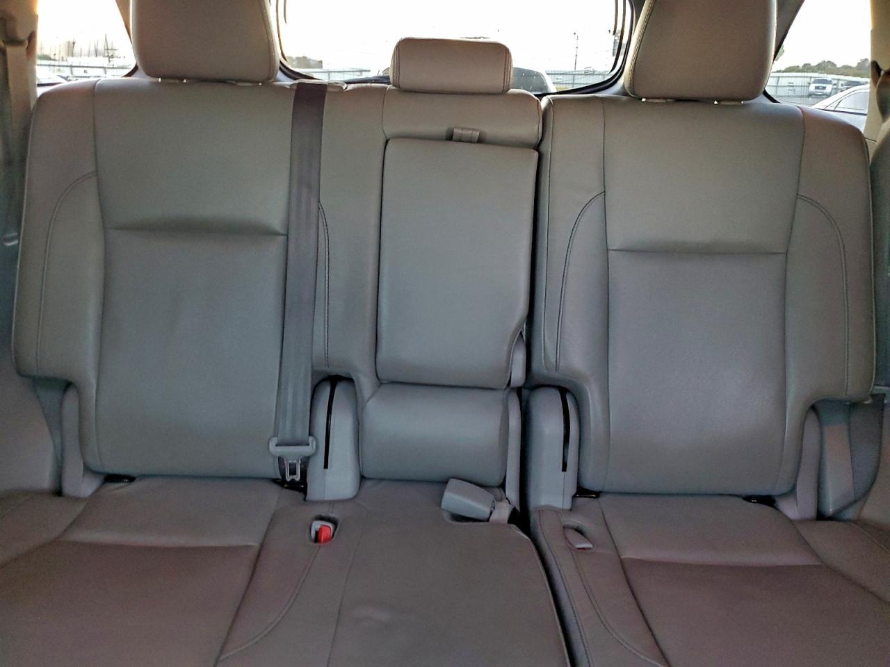 TOYOTA HIGHLANDER SE