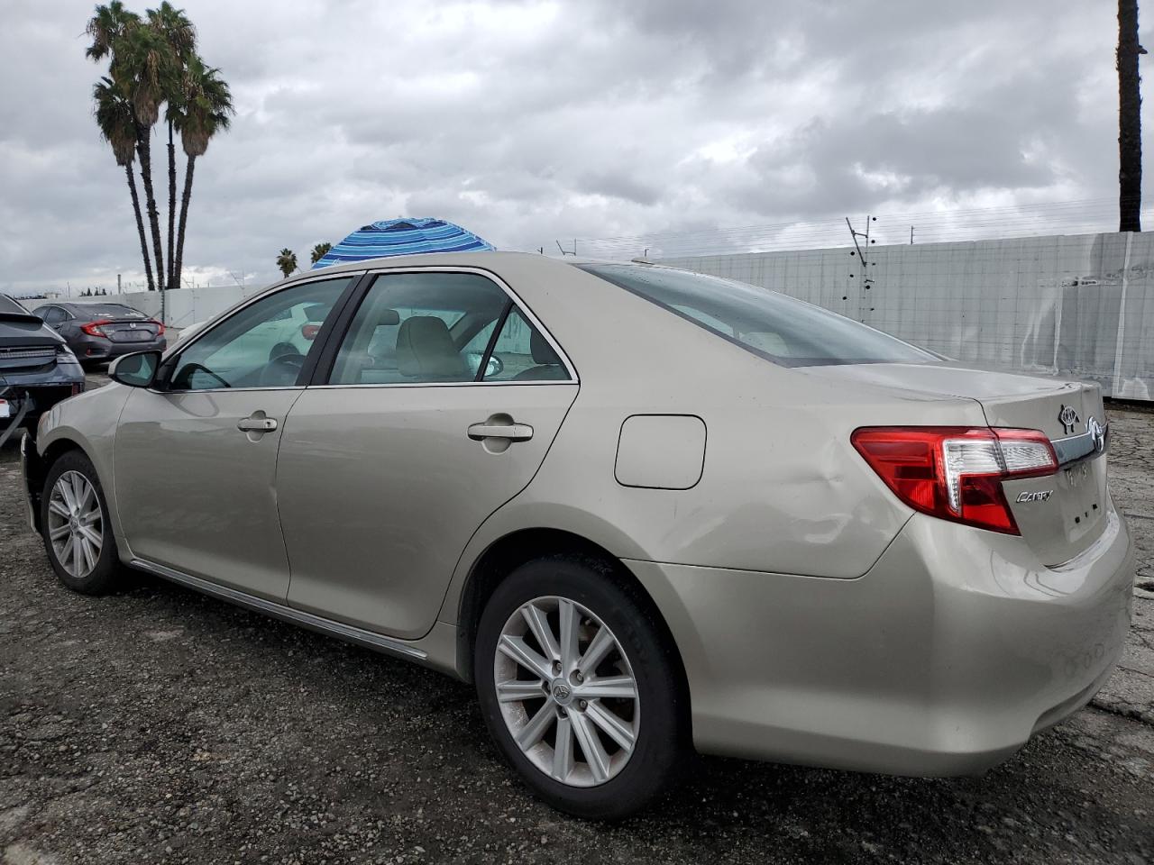 TOYOTA CAMRY SE