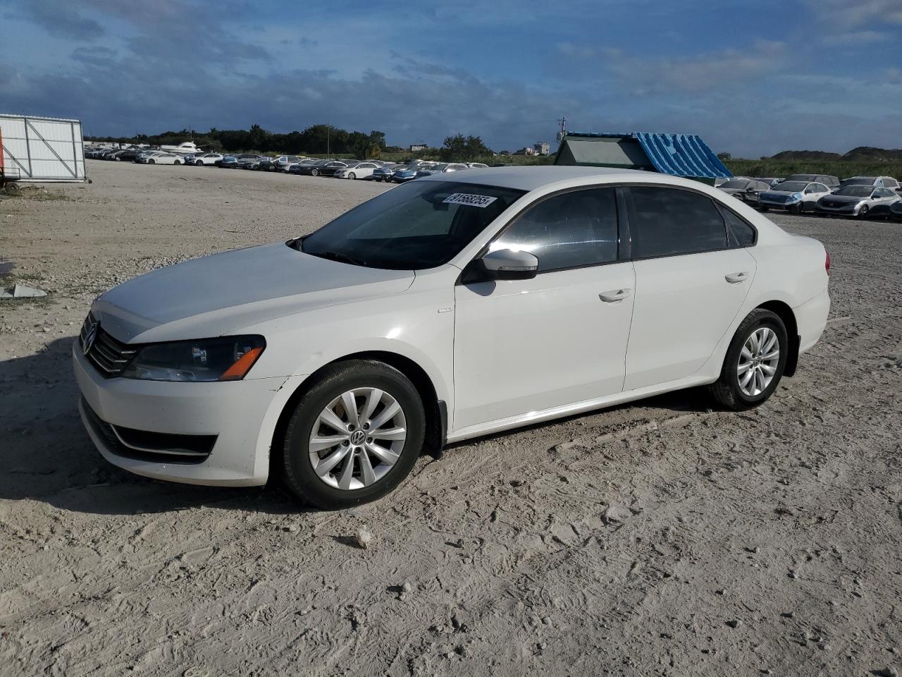 Lot #3287329987 2015 VOLKSWAGEN PASSAT S
