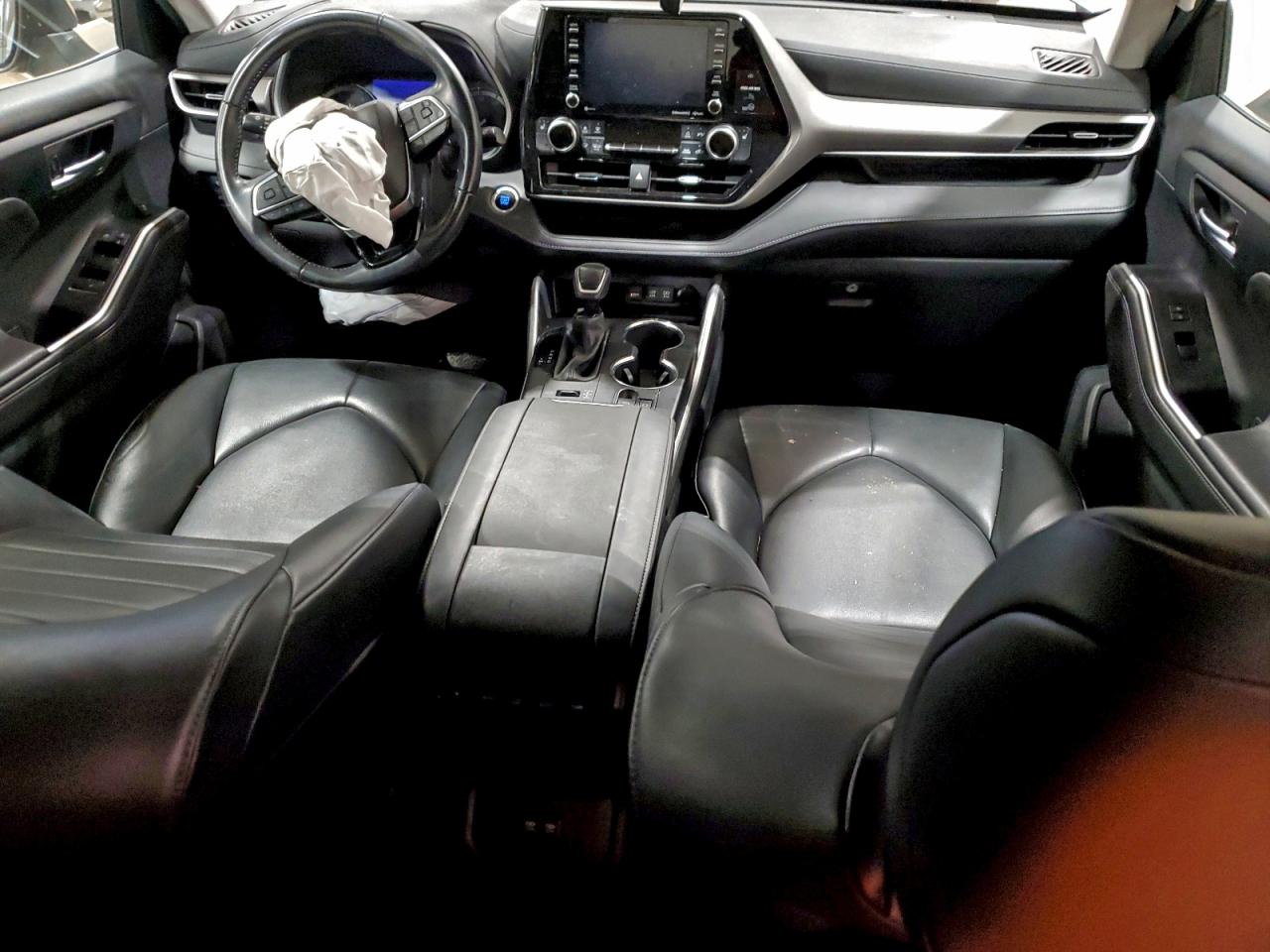 Lot #3316833665 2021 TOYOTA HIGHLANDER