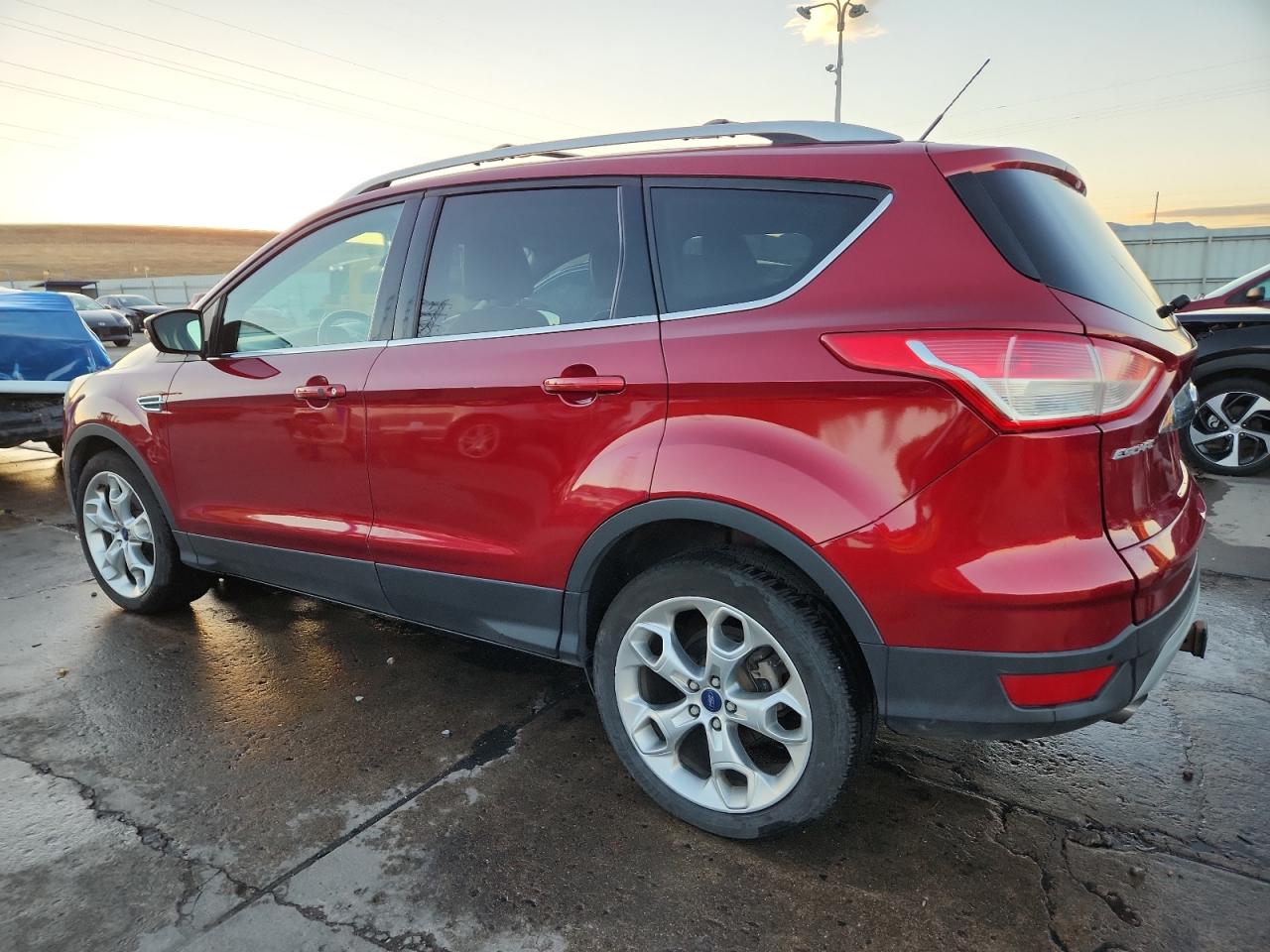 FORD ESCAPE TITANIUM