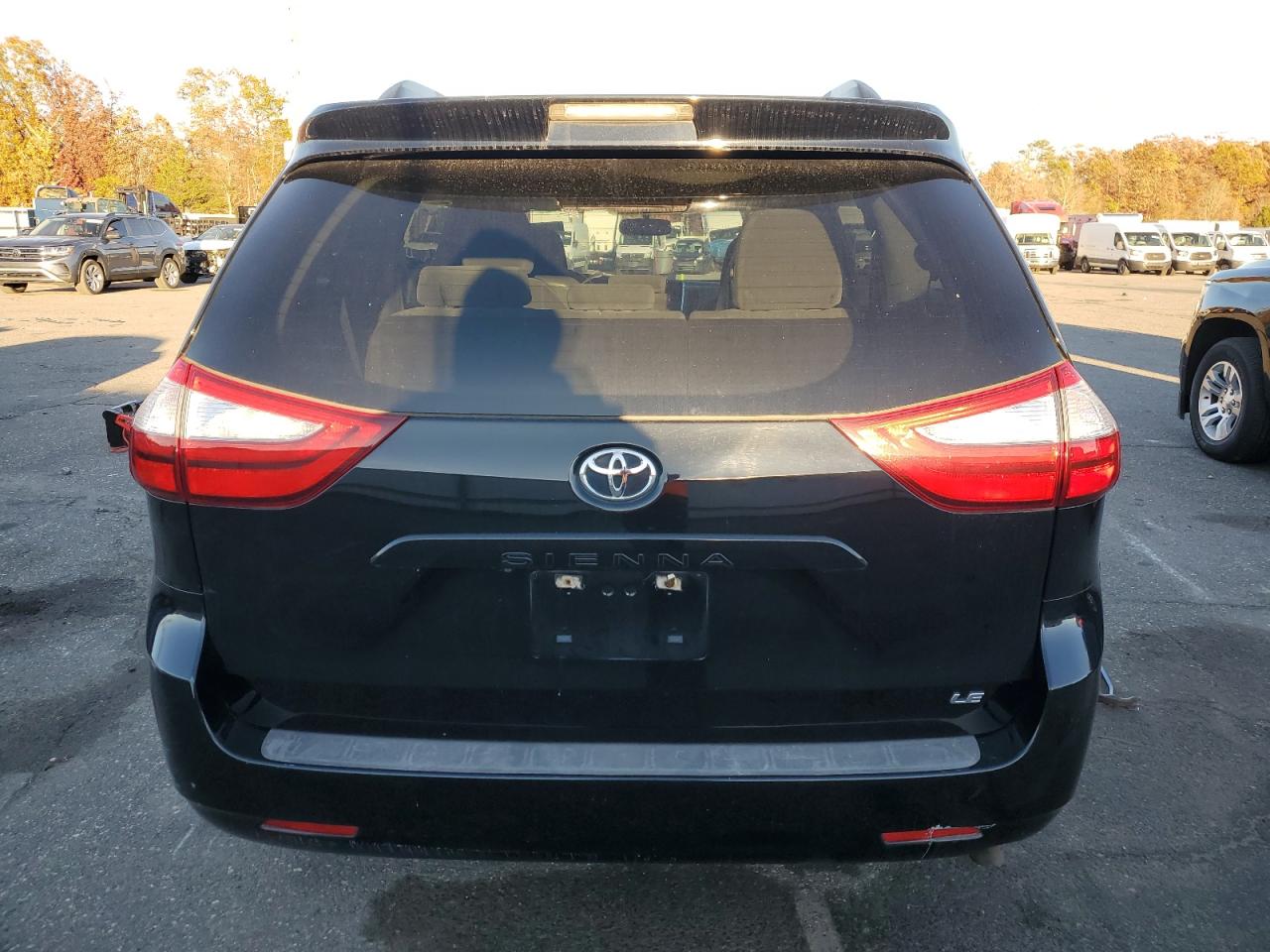 Lot #3311501265 2015 TOYOTA SIENNA LE