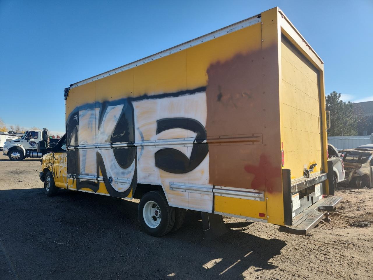 Lot #3290306203 2017 GMC SAVANA