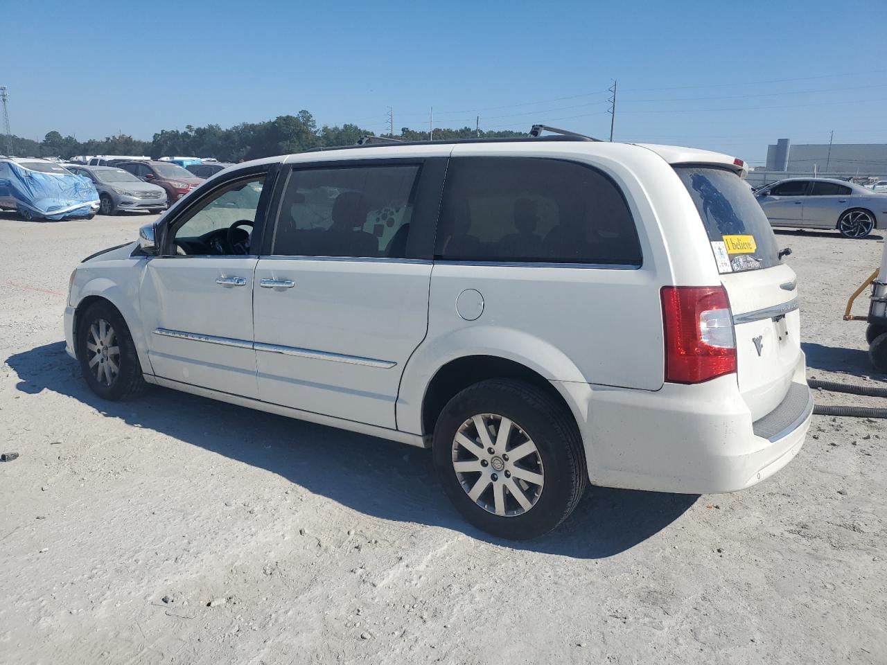 CHRYSLER TOWN & COUNTRY TOURING L