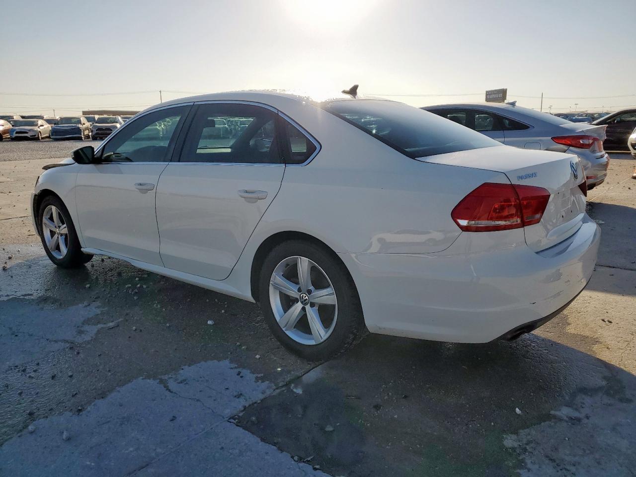 VOLKSWAGEN PASSAT SE