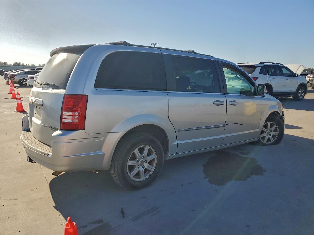 CHRYSLER TOWN & COUNTRY TOURING