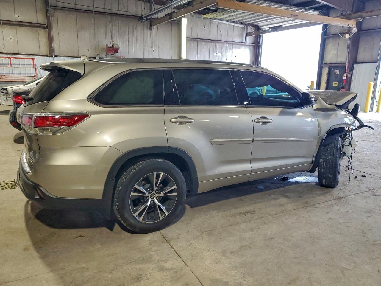 TOYOTA HIGHLANDER XLE