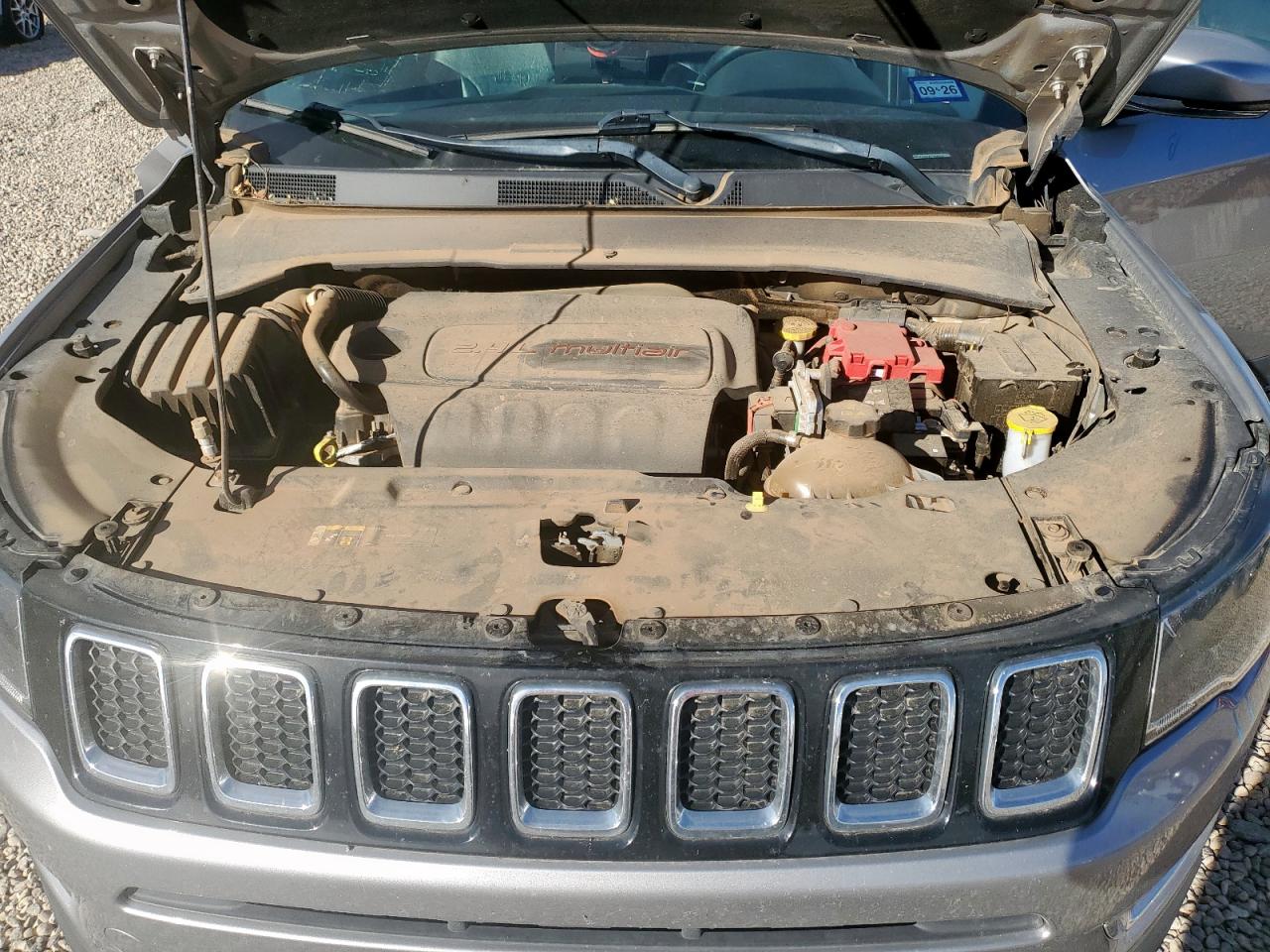 Lot #3309560585 2019 JEEP COMPASS LI