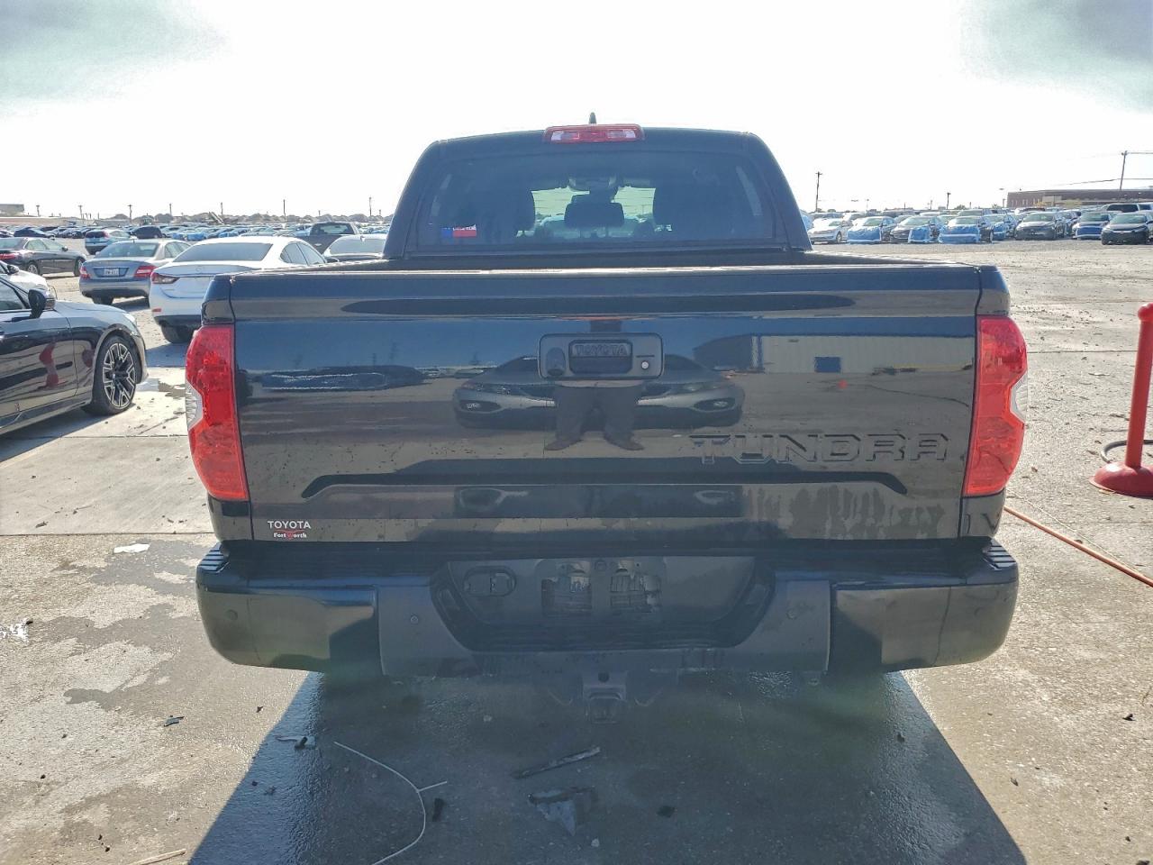 TOYOTA TUNDRA CREWMAX SR5