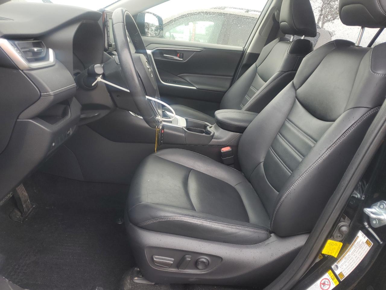 TOYOTA RAV4 XLE PREMIUM