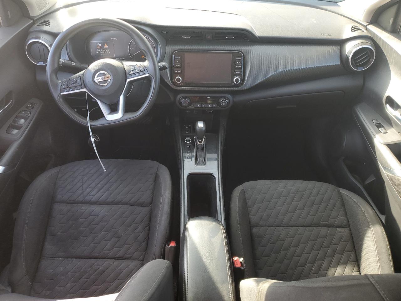NISSAN KICKS SV