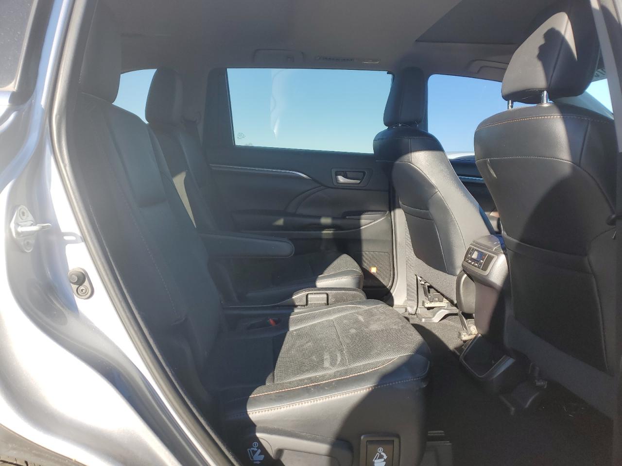 TOYOTA HIGHLANDER LIMITED