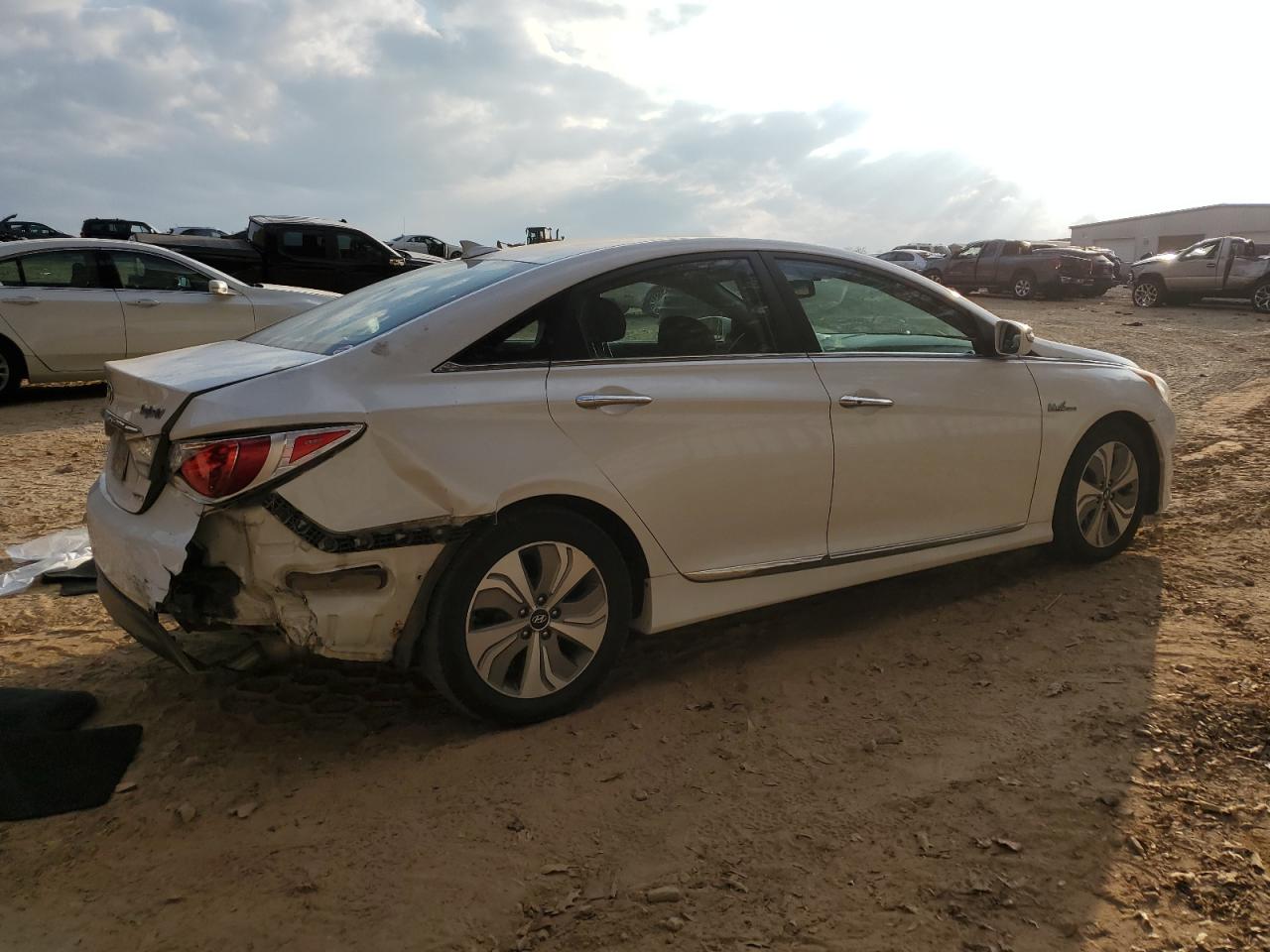 HYUNDAI SONATA HYBRID