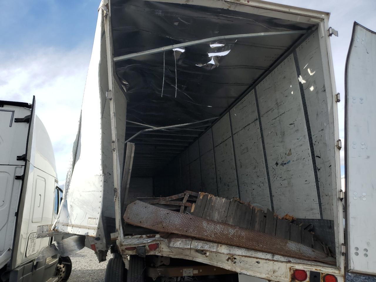 Lot #3302717004 2012 WABASH TRAILER