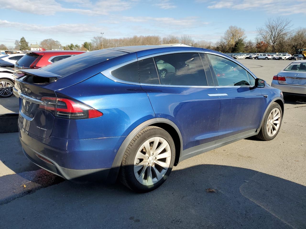 TESLA MODEL X