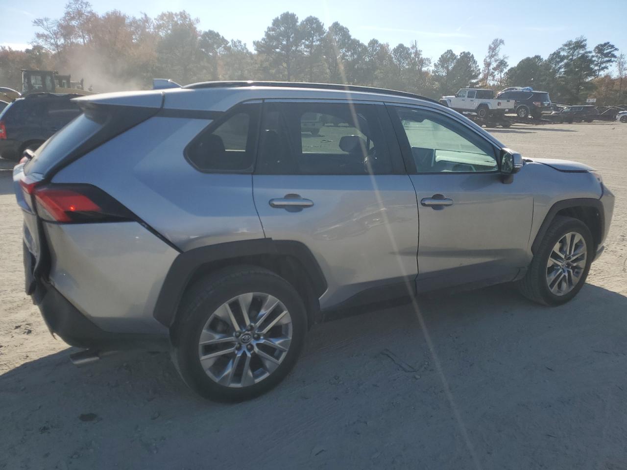 TOYOTA RAV4 XLE PREMIUM