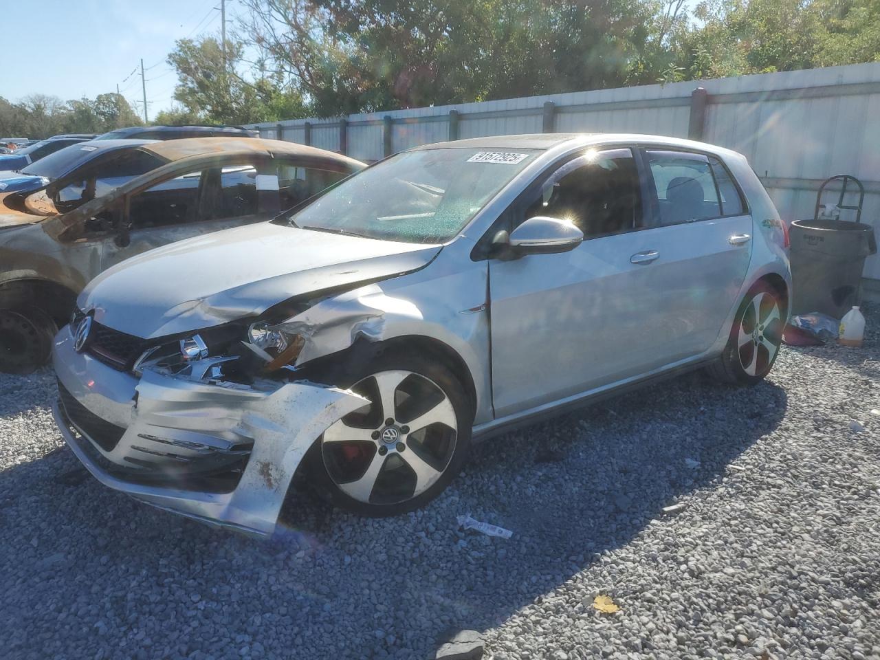 Lot #3302799924 2016 VOLKSWAGEN GTI S/SE