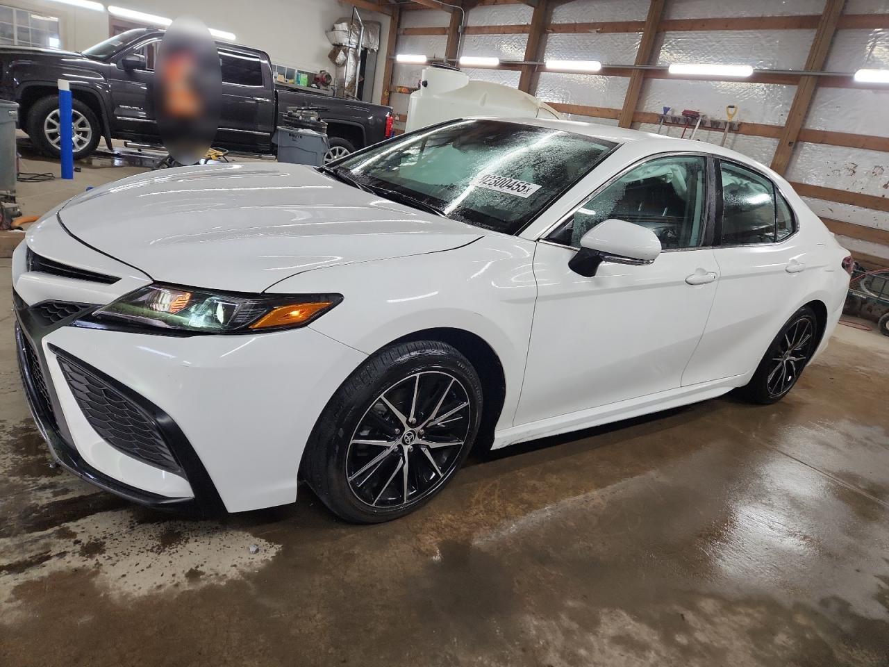 TOYOTA CAMRY SE NIGHT SHADE