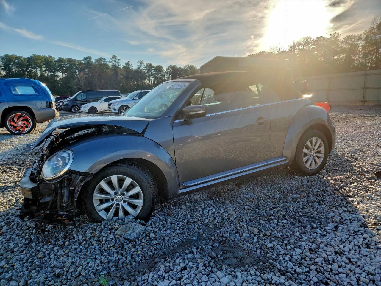 Lot #3302728072 2018 VOLKSWAGEN BEETLE S