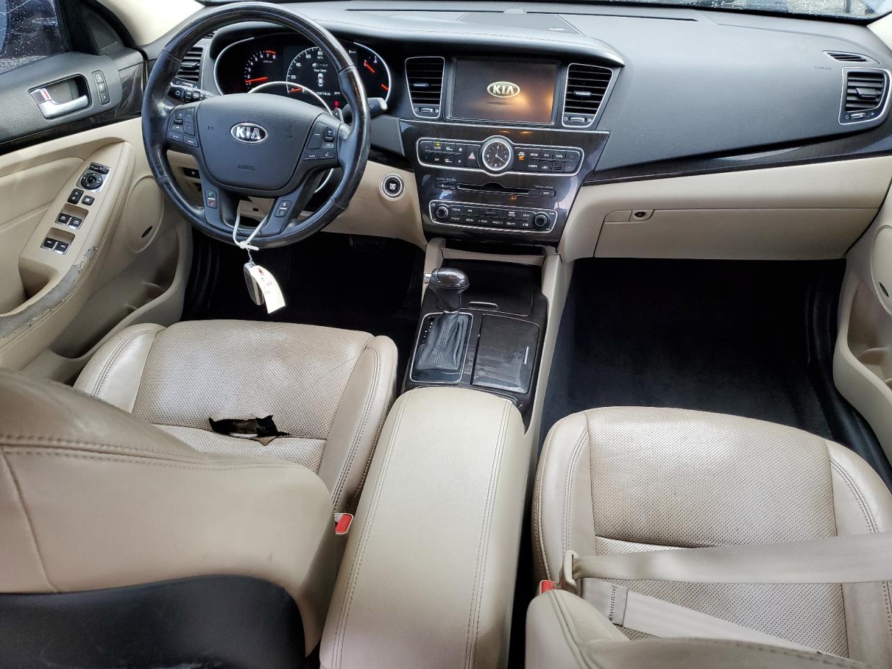 KIA CADENZA PREMIUM