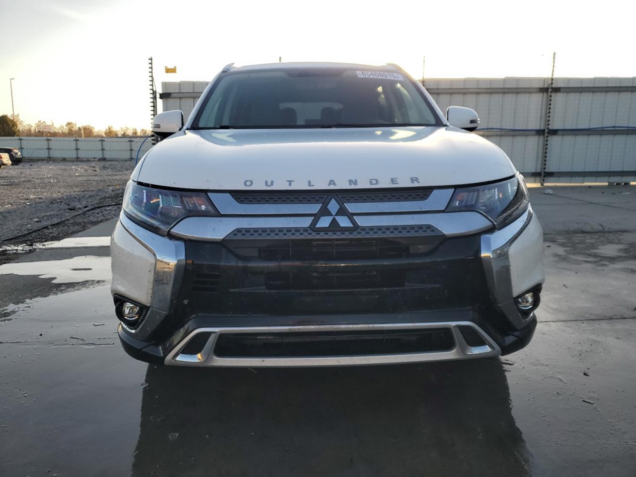 MITSUBISHI OUTLANDER SE
