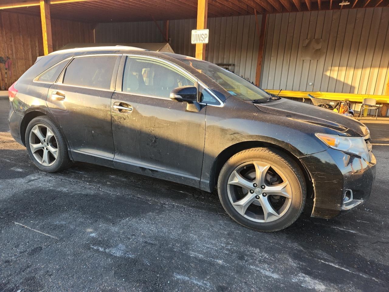 TOYOTA VENZA LE