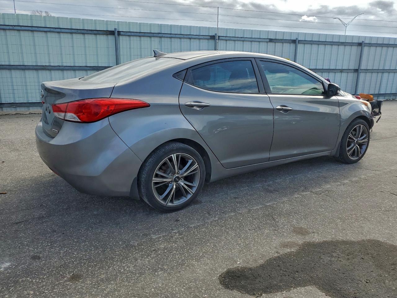HYUNDAI ELANTRA GLS