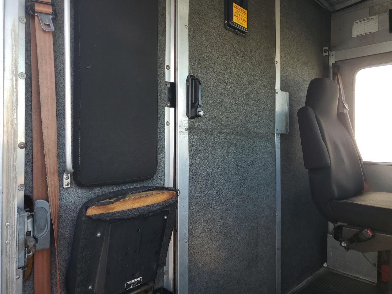 Lot #3282324317 2008 FORD ECONOLINE E450 SUPER DUTY COMMERCIAL STRIPPED CHASSIS