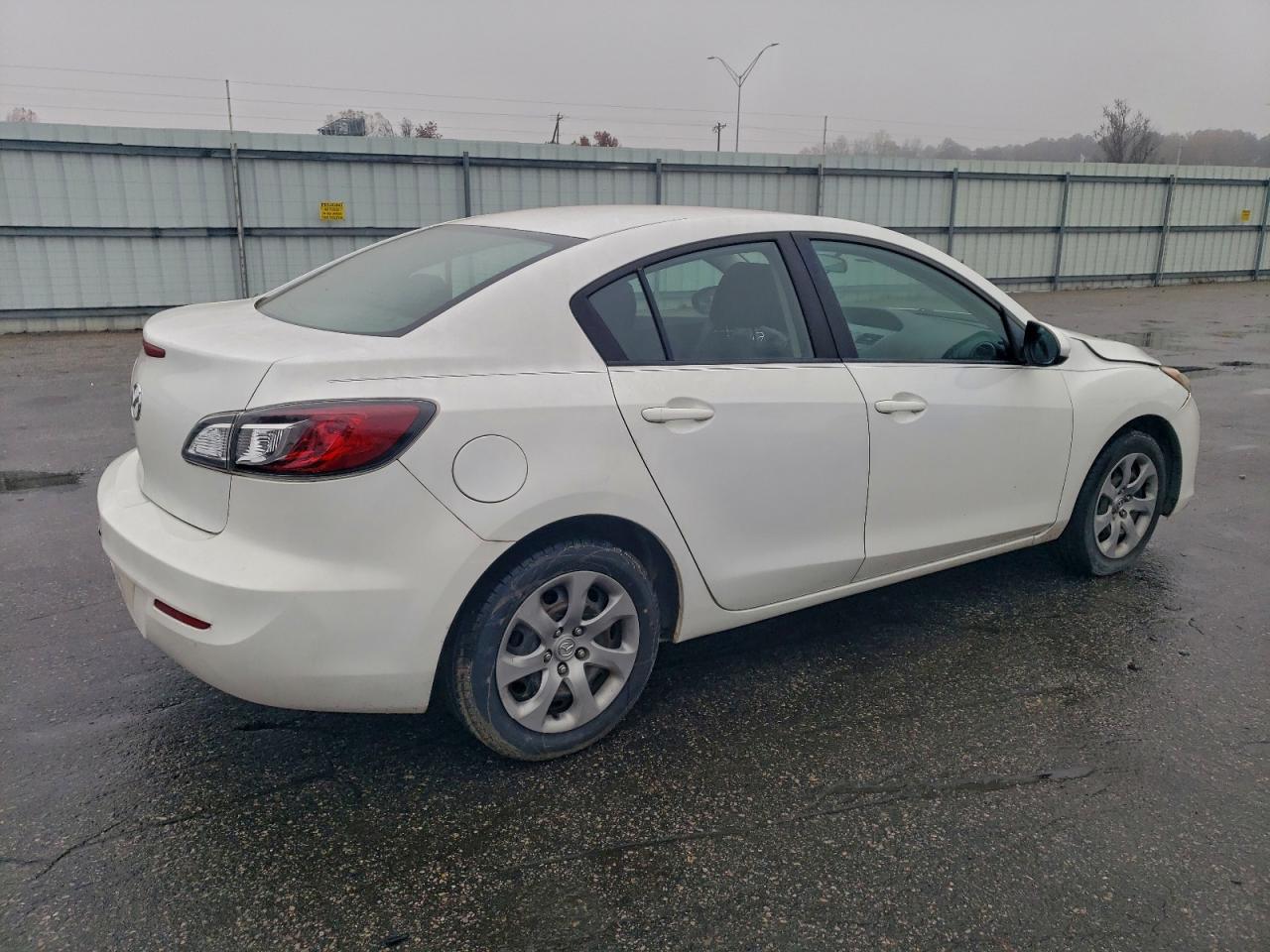 MAZDA 3 I