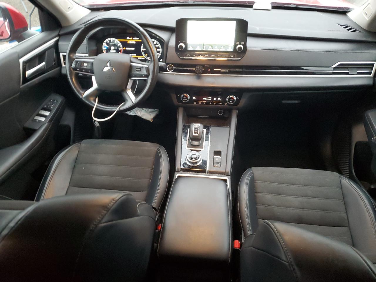 MITSUBISHI OUTLANDER SE