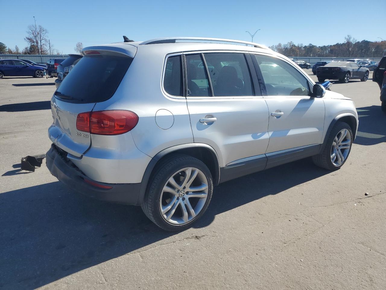 VOLKSWAGEN TIGUAN S