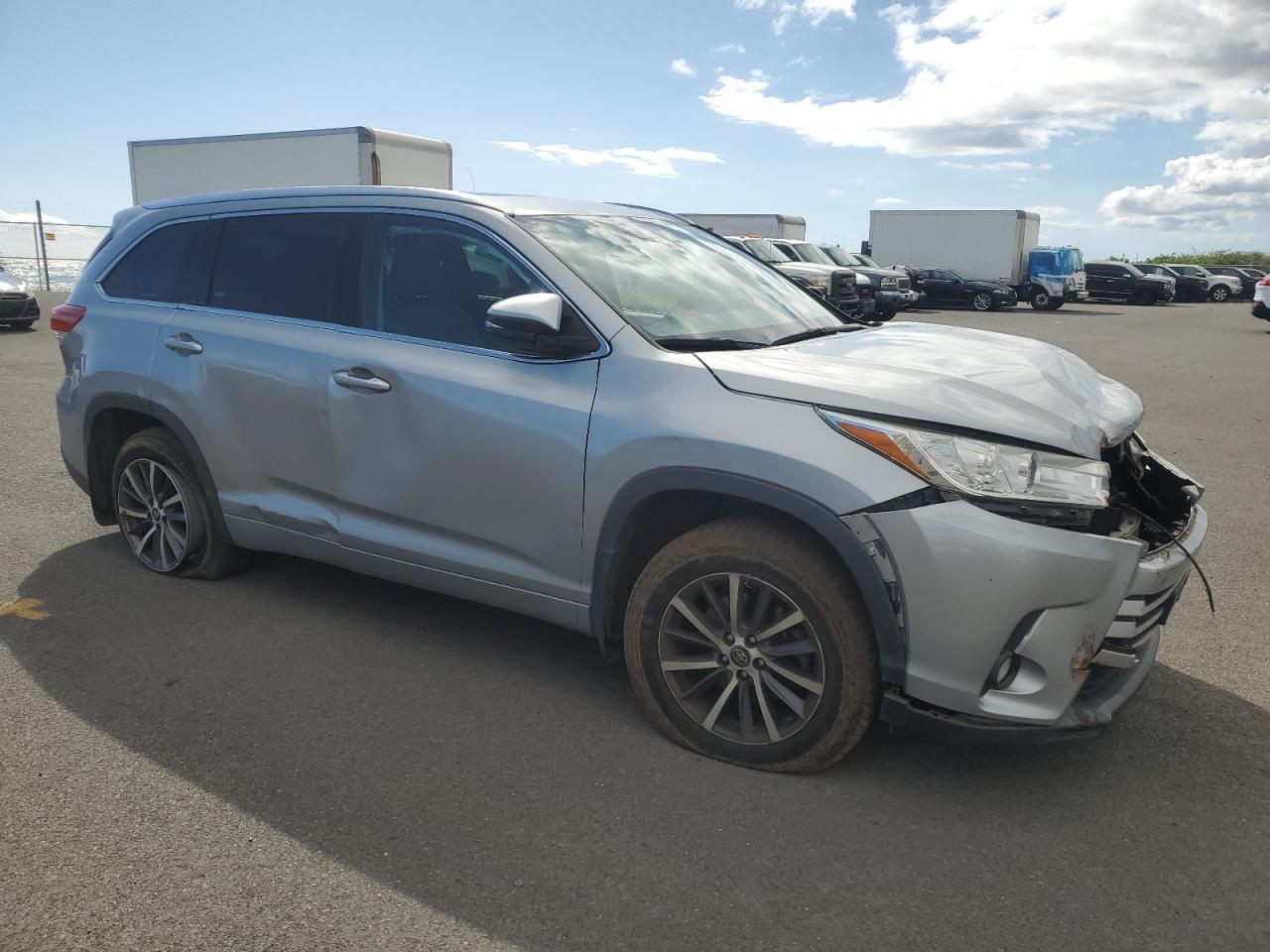 TOYOTA HIGHLANDER SE