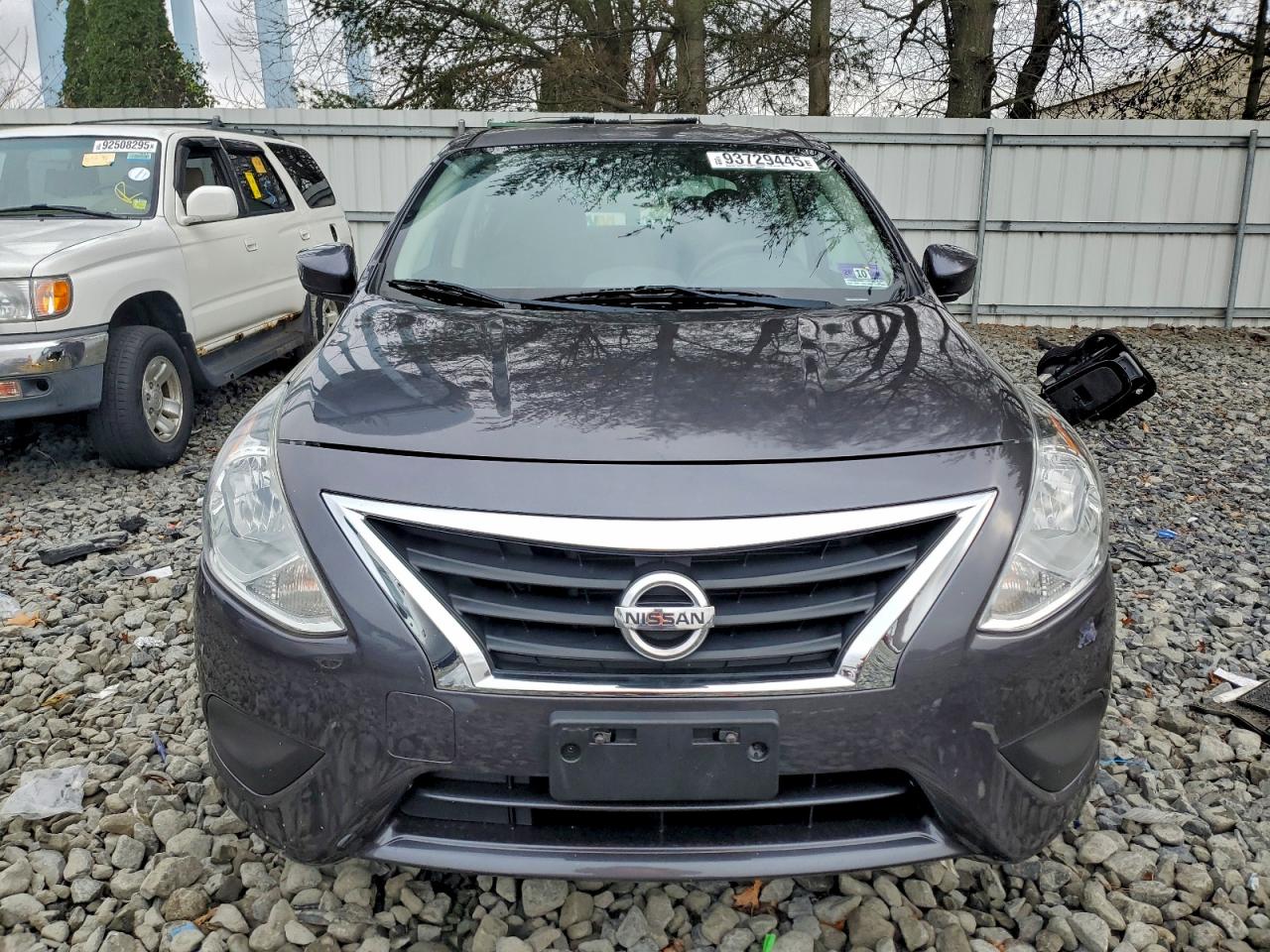 NISSAN VERSA S