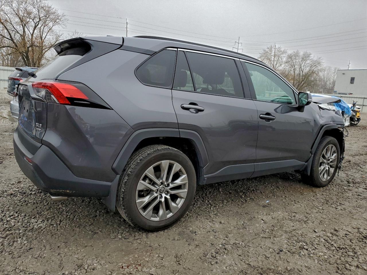 TOYOTA RAV4 XLE PREMIUM