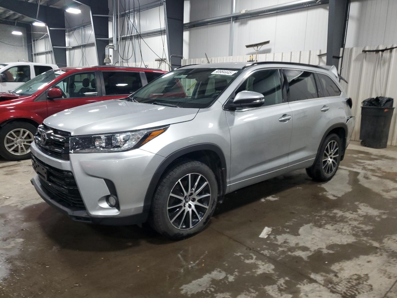 TOYOTA HIGHLANDER SE