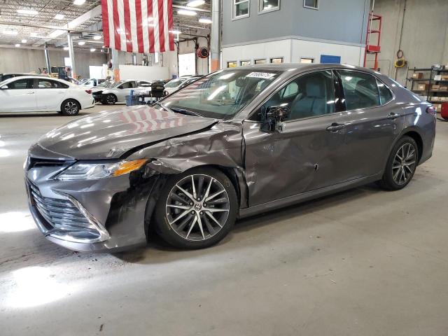 TOYOTA CAMRY XLE