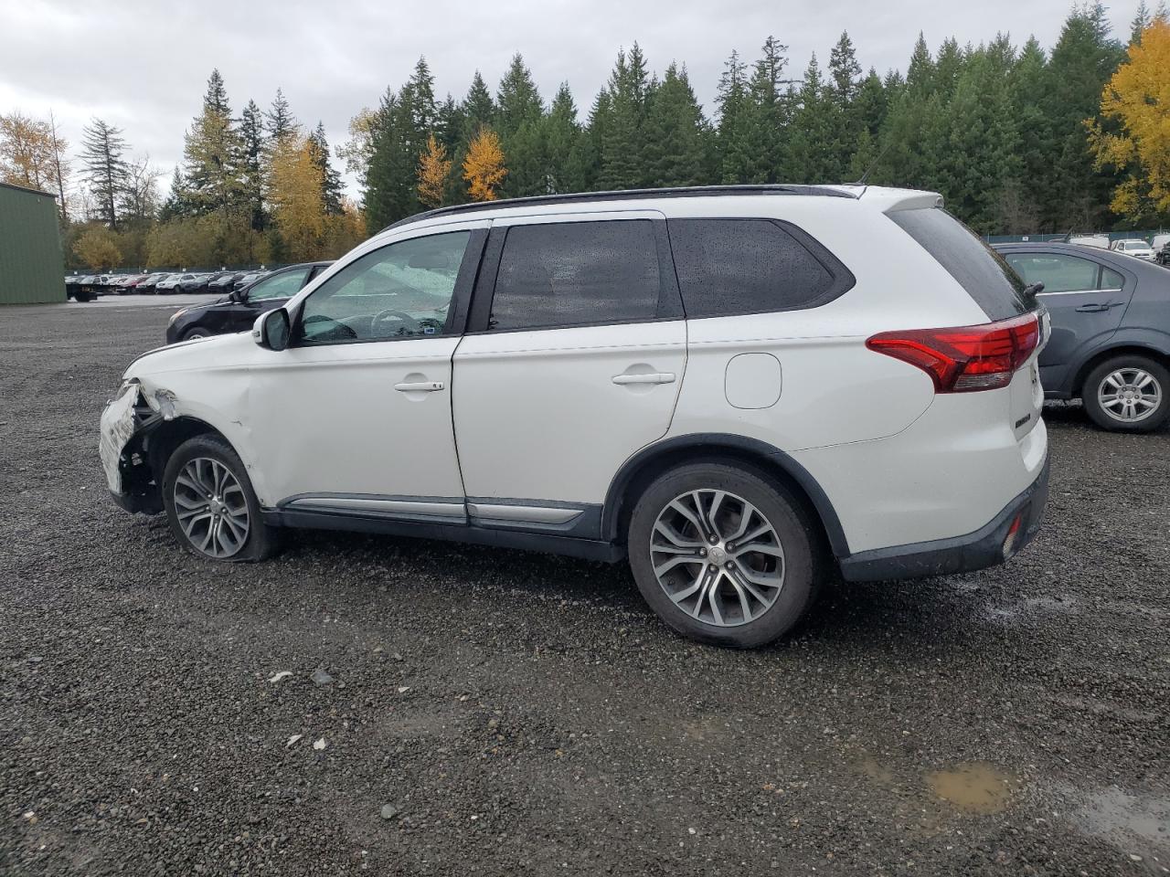 MITSUBISHI OUTLANDER SE