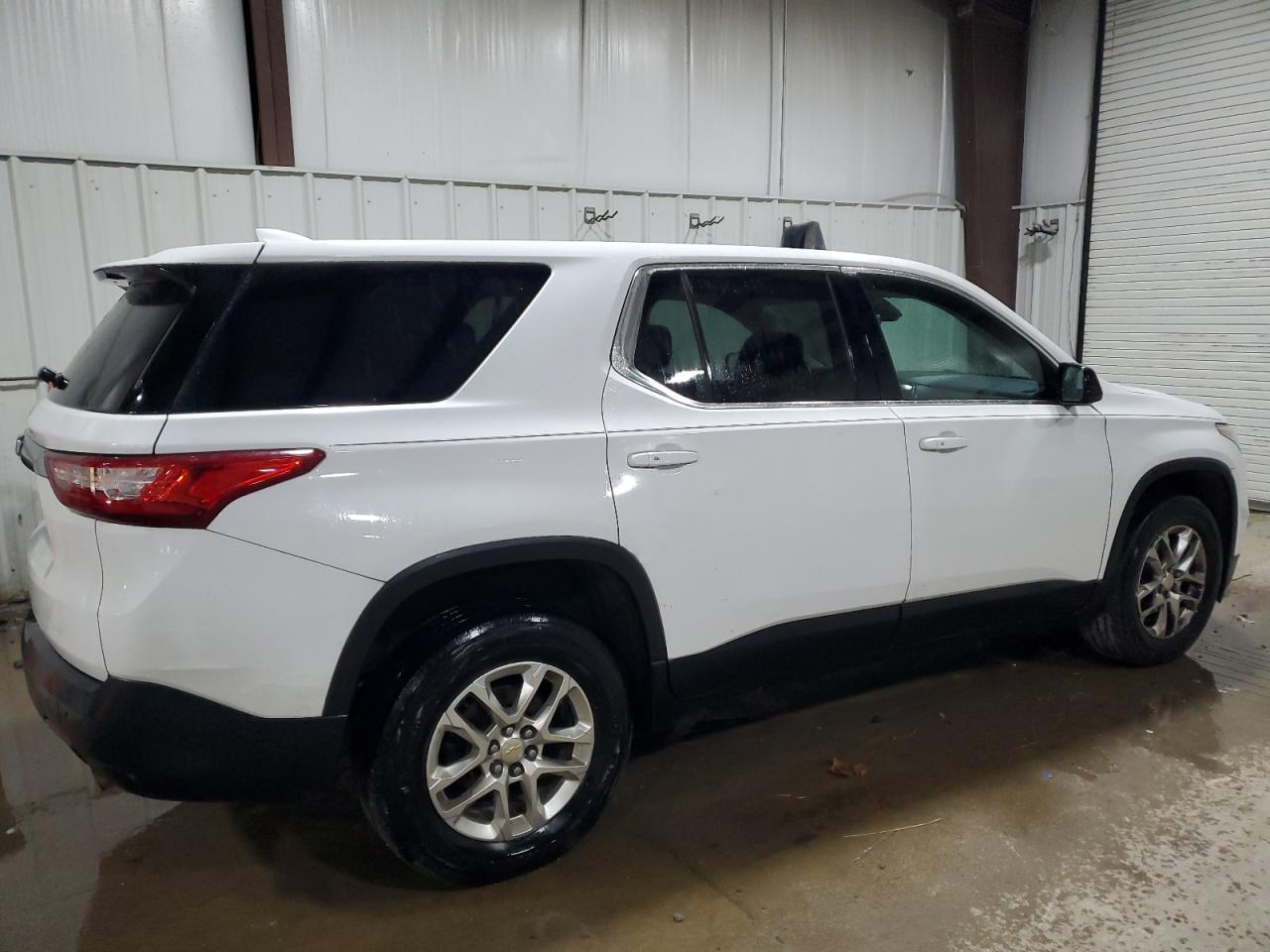 CHEVROLET TRAVERSE LS