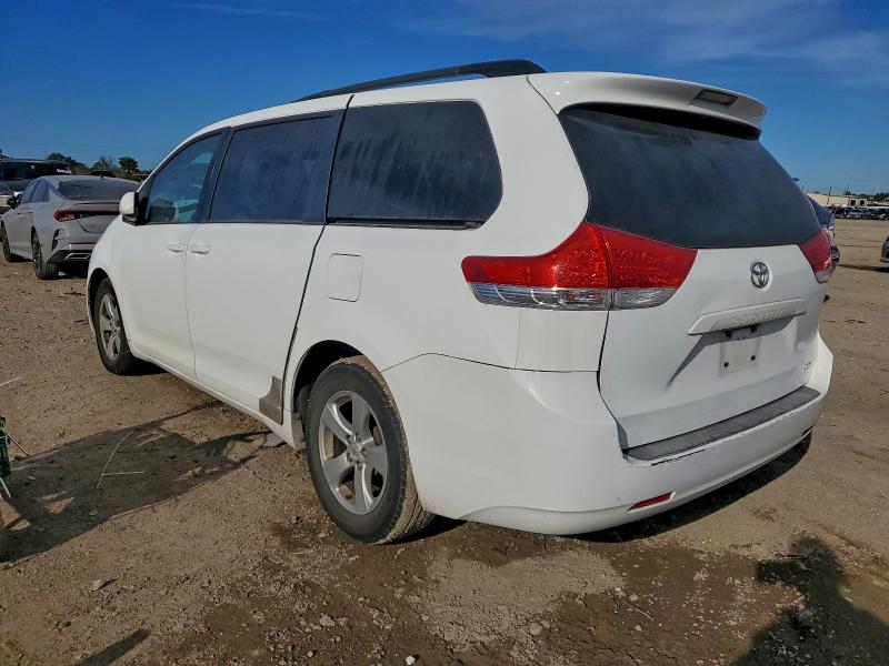 2011 TOYOTA SIENNA LE #3304794351