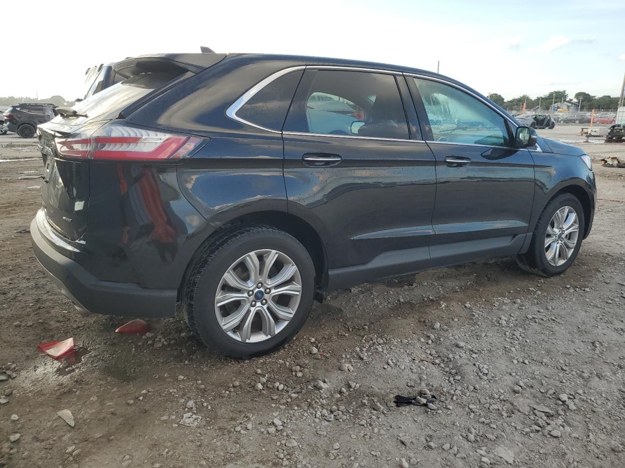 FORD EDGE TITANIUM