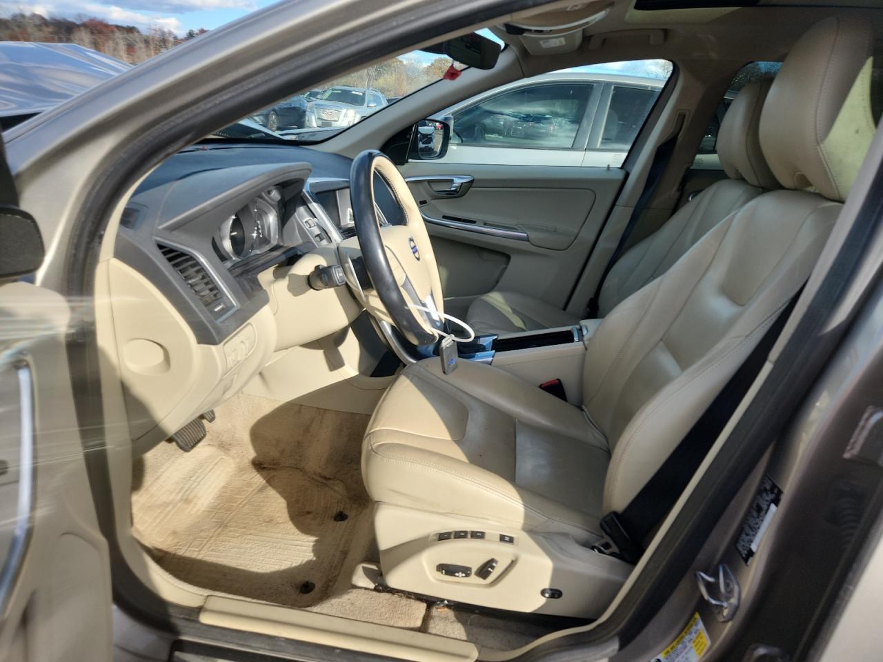 VOLVO XC60 T6 PREMIER