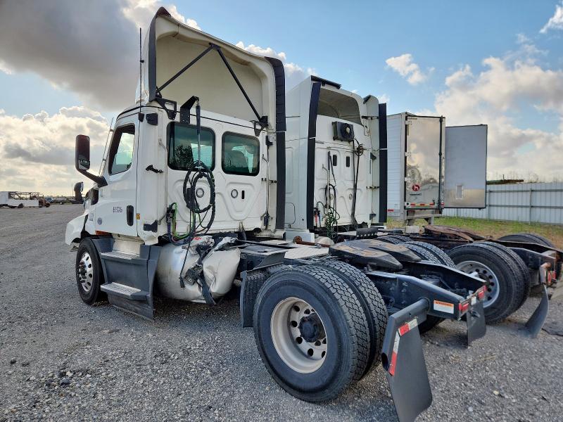 2024 FREIGHTLINER CASCADIA 1 #3303693034