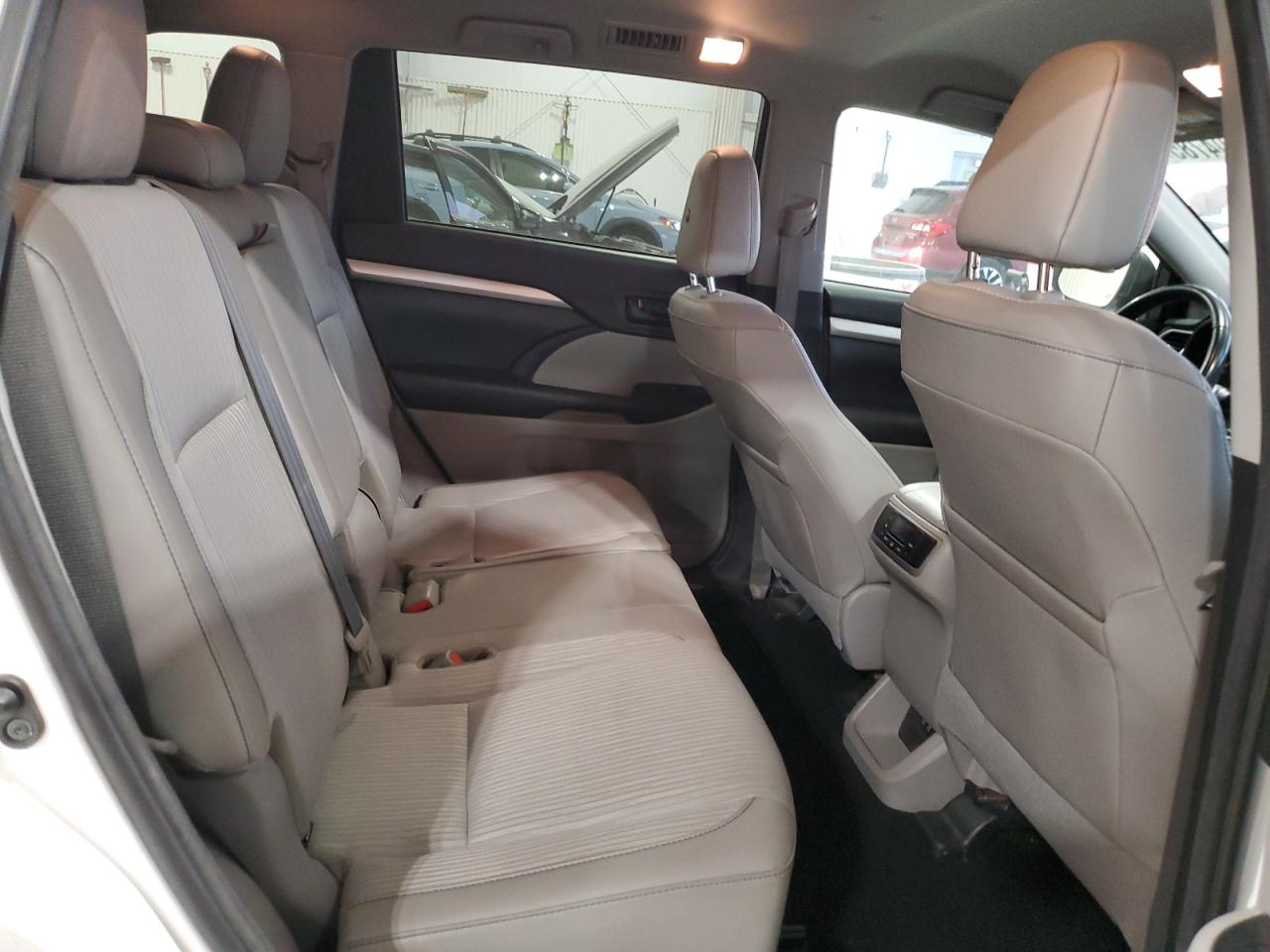 TOYOTA HIGHLANDER LE