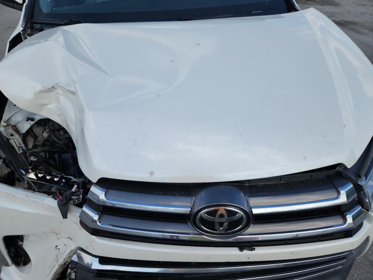 TOYOTA HIGHLANDER LIMITED