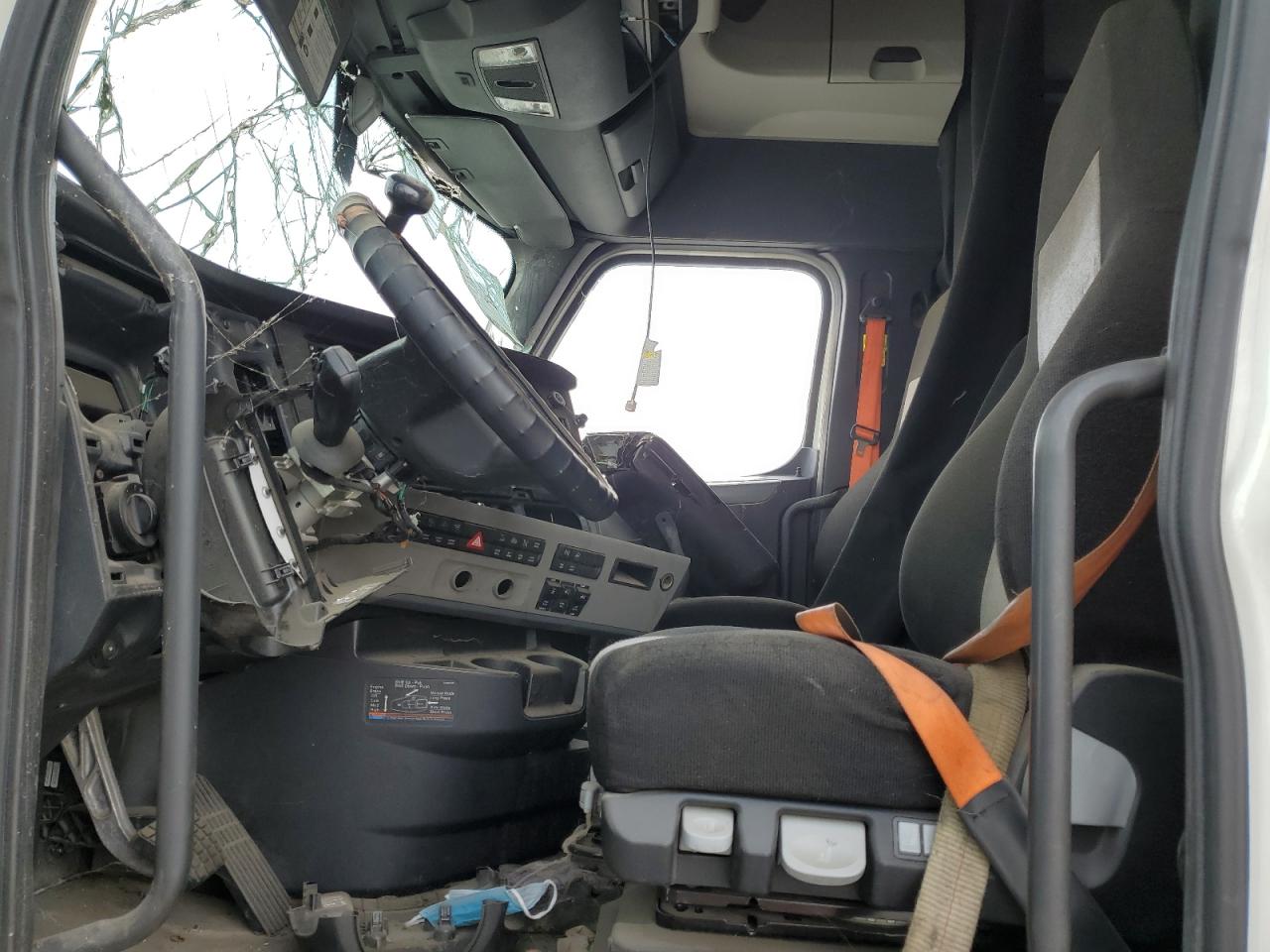 Lot #3287273011 2019 FREIGHTLINER CASCADIA 1