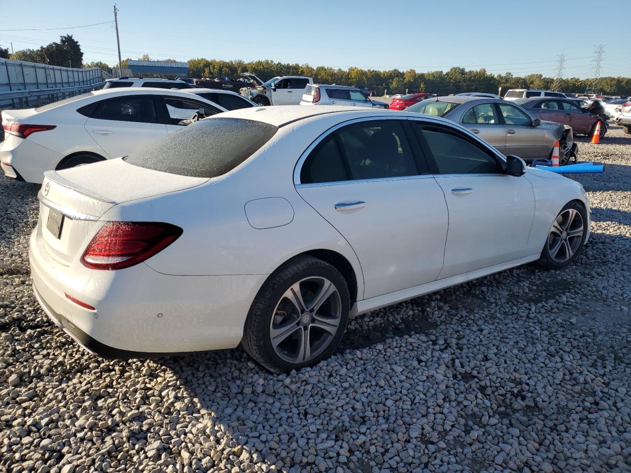 MERCEDES-BENZ E-CLASS 300